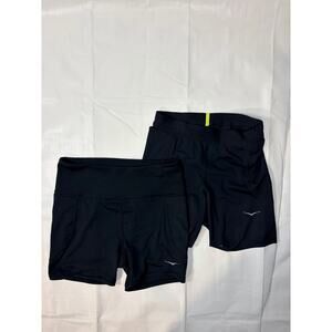 Pair of Hoka Running Shorts Sz M
-Novafly 6'' Knit Short
-Elaro 5" Bike Short